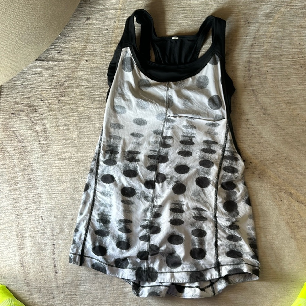 Lululemon tank with built in ajustable bra